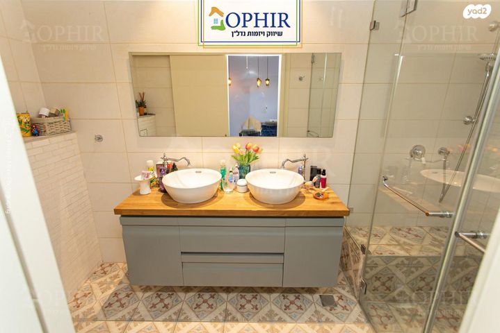 גג/ פנטהאוז, יותם 33, שמבור, חיפה