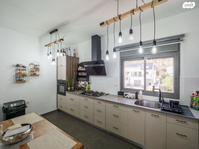 דופלקס, חורשת האקליפטוס 104, אדמית / יערית, שלומי