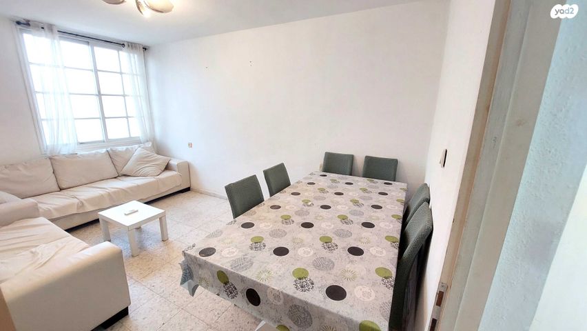 דירה, שמעון בר גיורא, שכונה ד', באר שבע