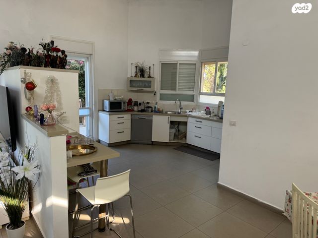 בית פרטי/ קוטג', בית יצחק שער חפר