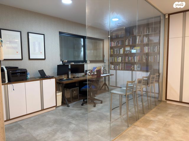 בית פרטי/ קוטג', נאות הפרחים, גן יבנה