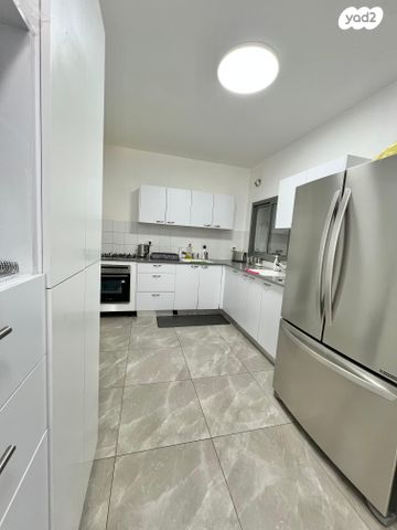 דירה, שדרות קק"ל, המחנה הצבאי, קרית מלאכי