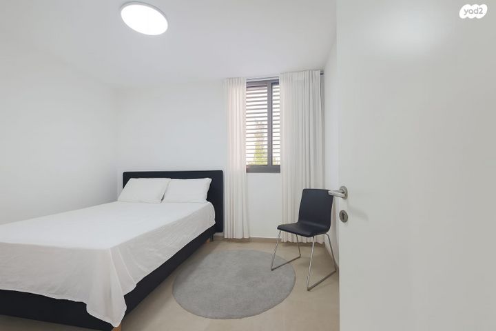 דירה, רמב"ם, ראשון לציון