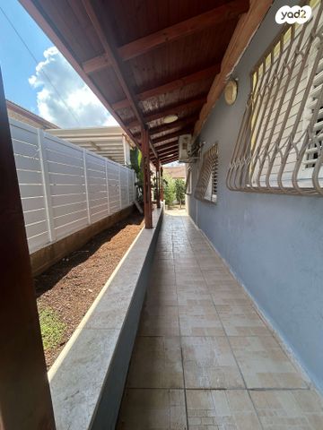 דו משפחתי, פינס, שיכוני מזרחי, כפר סבא