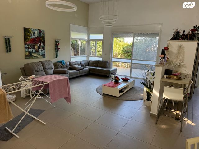 בית פרטי/ קוטג', בית יצחק שער חפר