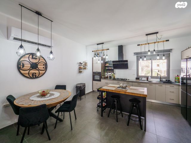 דופלקס, חורשת האקליפטוס 104, אדמית / יערית, שלומי