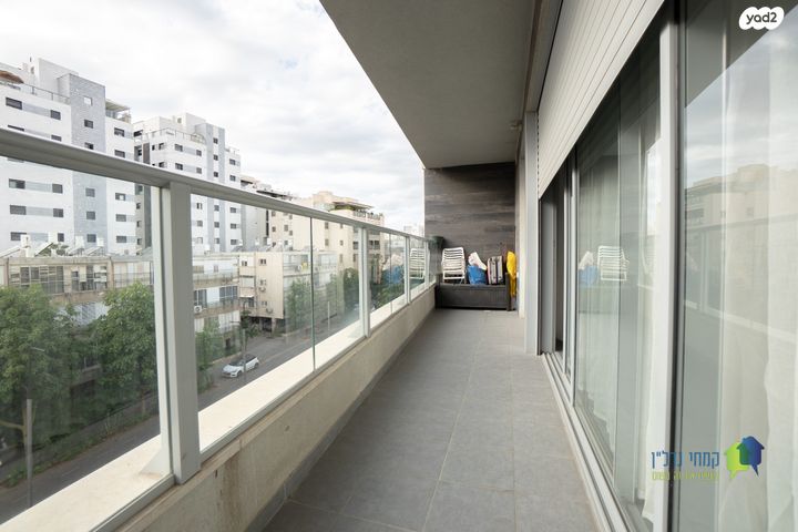 דירה, הירדן, נגבה, רמת גן