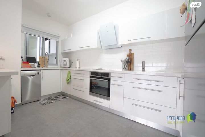 דירה, הירדן, נגבה, רמת גן