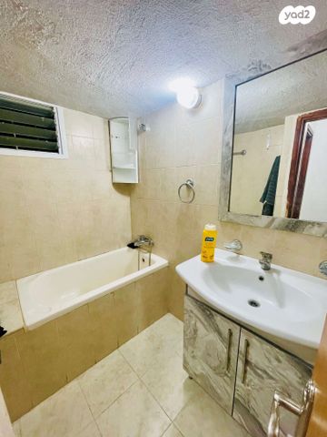 דירה, אברהם לייסין, קרית אליעזר, חיפה