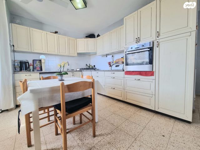 דירה, הרב הרצוג 1, נתניה