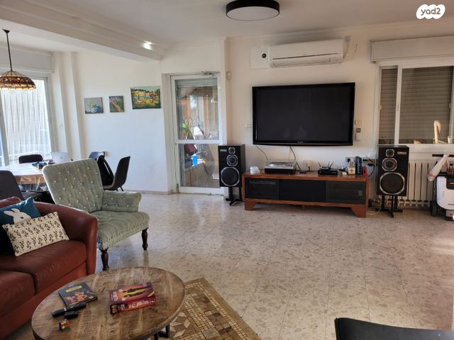 דירת גן, רפאל דה לה פרגולה, גילה, ירושלים