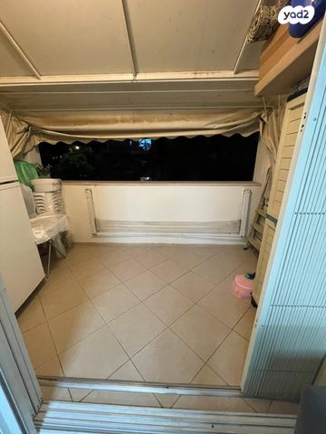 דירה, גדרה הצעירה, גדרה