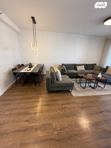 דירה, דרך השלום 15, עכו