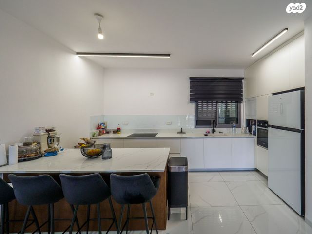 דופלקס, חורשת האקליפטוס 116, אדמית / יערית, שלומי