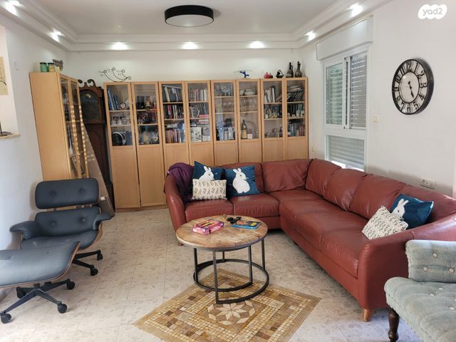 דירת גן, רפאל דה לה פרגולה, גילה, ירושלים