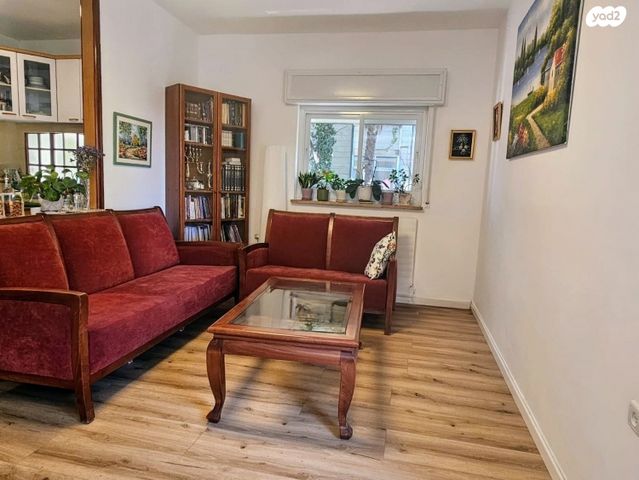 דירה, קורא הדורות 3, ירושלים