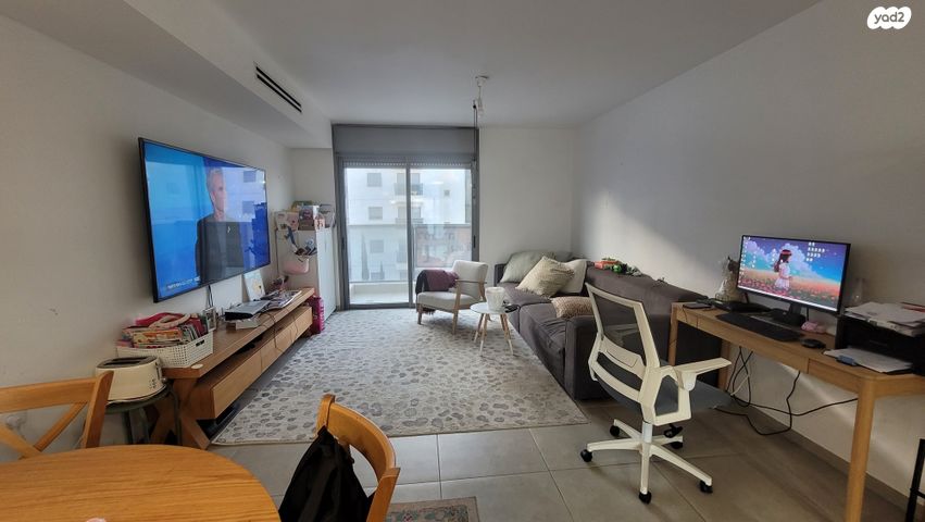 דירה, שרה אהרונסון, גדרה