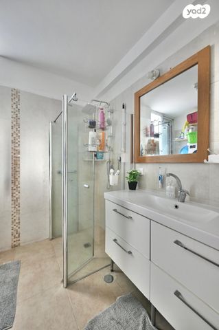 דירה, ש"י, א' / צפון מזרח העיר, רחובות