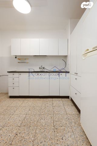 דירה, שדרות חיים וייצמן 102, צפון מזרח מרכז העיר, נתניה