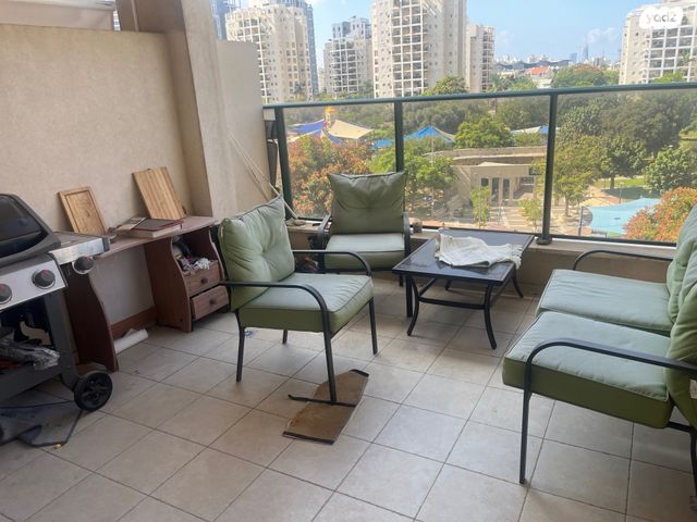 דירה, יוני נתניהו, רמת הדר, גבעת שמואל