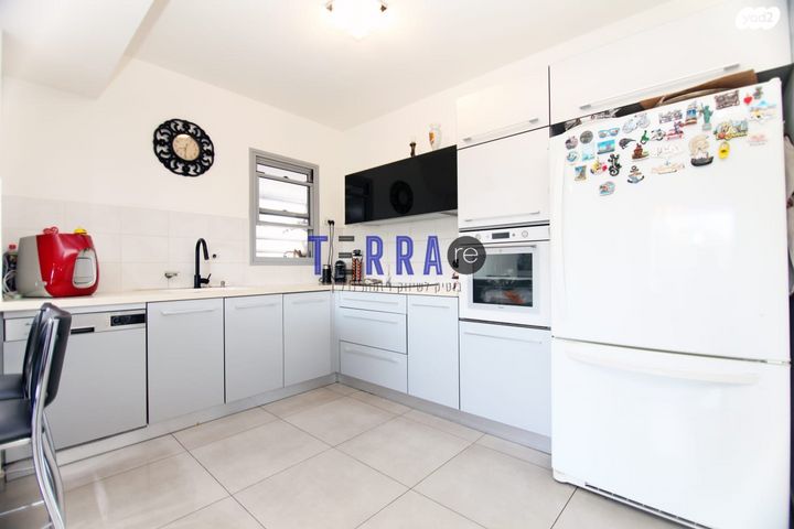 דירה, אלונים, קרית השרון, נתניה