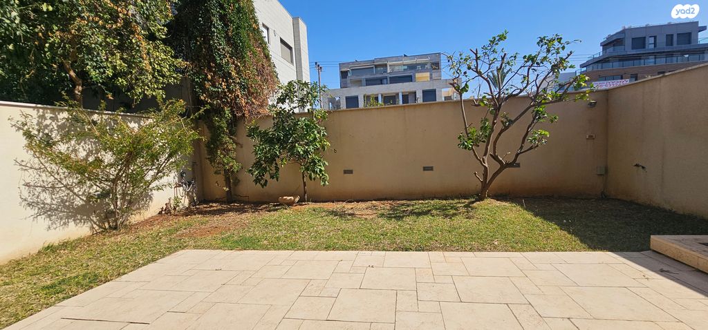 בית פרטי/ קוטג', שמחה הולצברג, גולן, רמת השרון