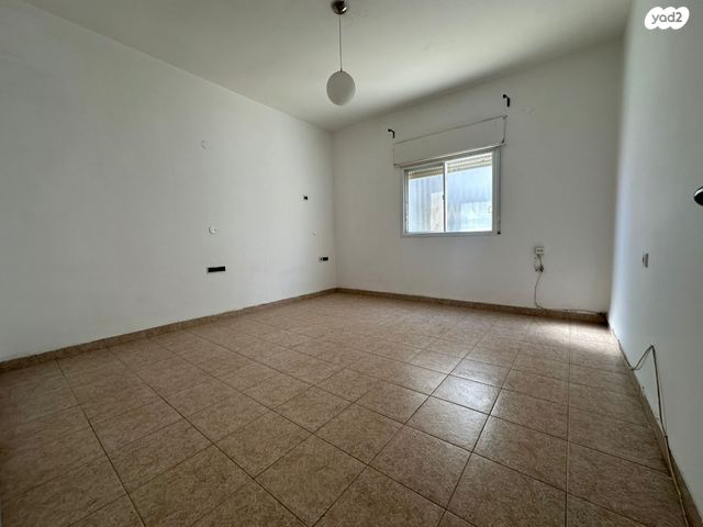 דירה, בנימין ד'ישראלי, אחוזה, חיפה