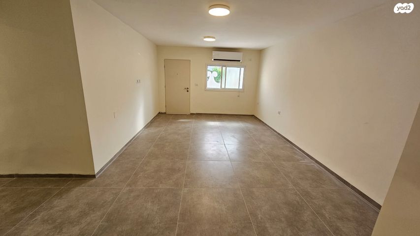 דירת גן, איריס, עין שרה, נהריה