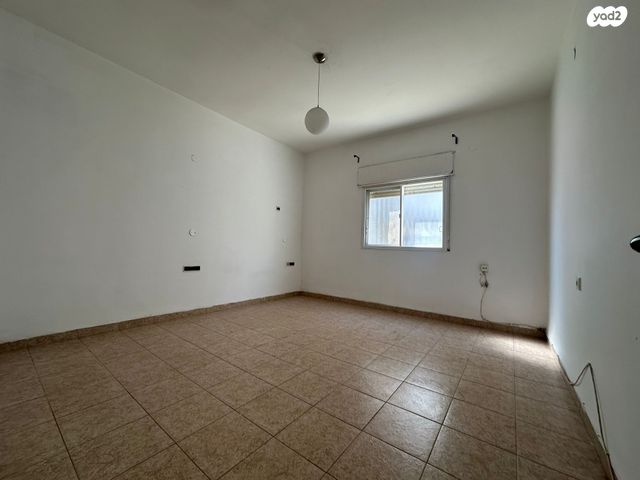 דירה, בנימין ד'ישראלי, אחוזה, חיפה