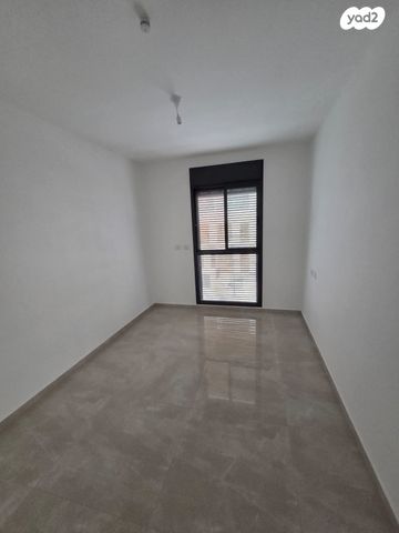 דירה, אשכולות, עמק הכרמל, נשר