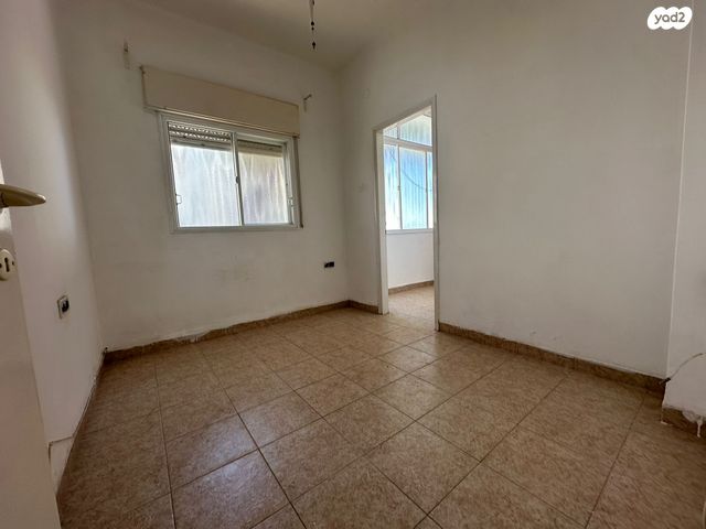 דירה, בנימין ד'ישראלי, אחוזה, חיפה