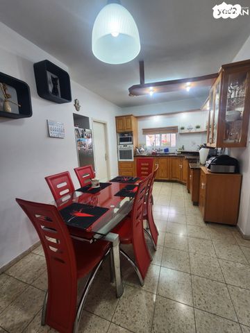 דירה, הרב עובדיה יוסף, רח' הנשיא צפון, חדרה