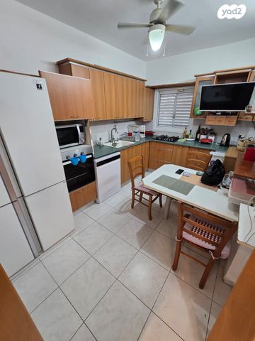 דירה, ארלוזורוב 44, רוטשילד עצמאות, בת ים