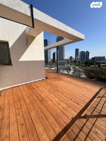 דופלקס, דרך מנחם בגין, תל אביב יפו