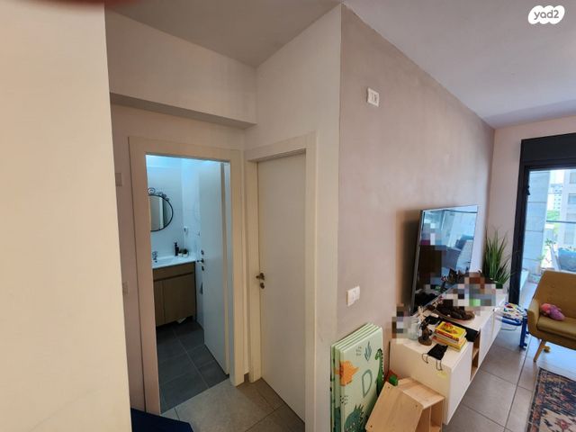 דירה, דליה רביקוביץ', ראש העין