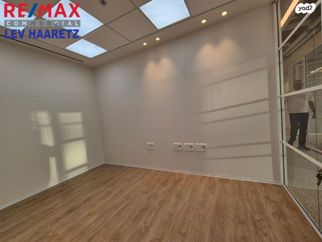 משרדים, החרש, אזור תעשיה נווה נאמן, הוד השרון