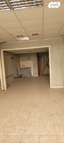 חנויות/ שטח מסחרי