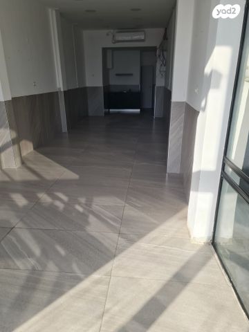 חנויות/ שטח מסחרי