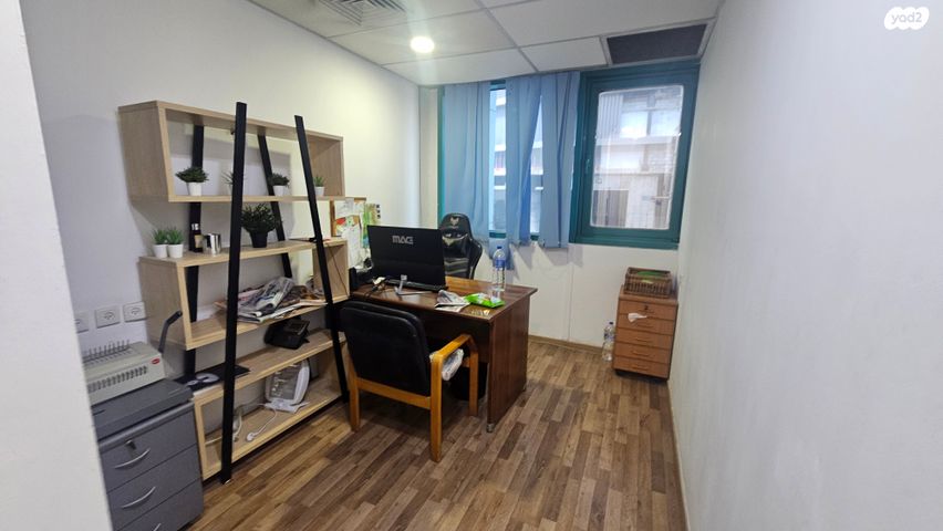 משרדים, יגאל אלון, נחלת יצחק, תל אביב יפו