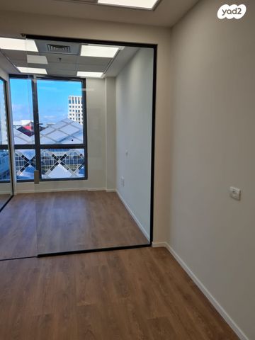 משרדים, הנופר 2, אזור תעשייה קרית אתגרים, רעננה