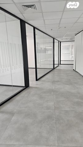 בניין משרדים