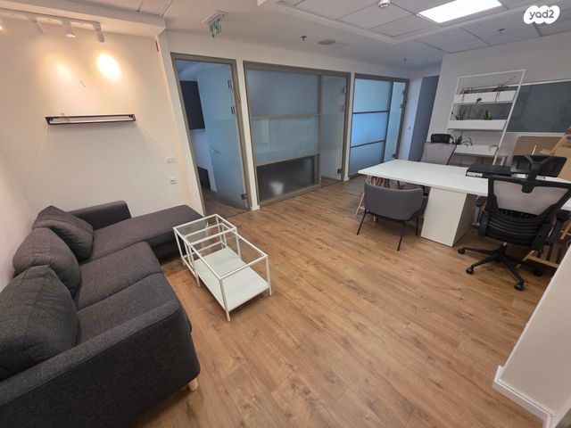 משרדים, הנדיב, הרצליה