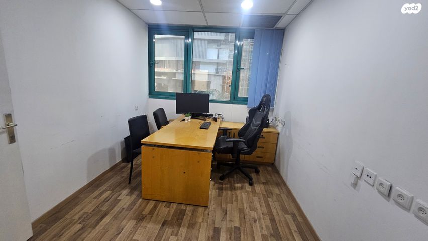 משרדים, יגאל אלון, נחלת יצחק, תל אביב יפו