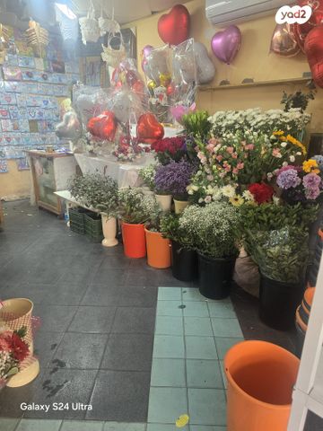 חנויות/ שטח מסחרי