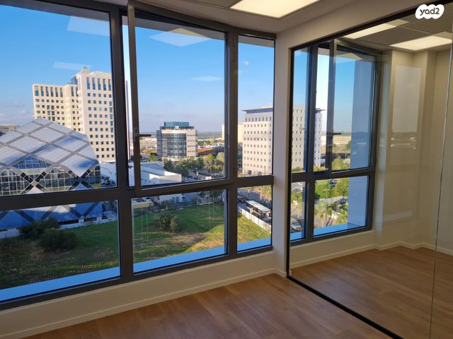 משרדים, הנופר 2, אזור תעשייה קרית אתגרים, רעננה