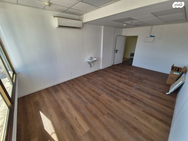 משרדים, הגבול רוטשילד, בת ים