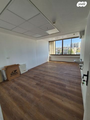 משרדים, הגבול רוטשילד, בת ים