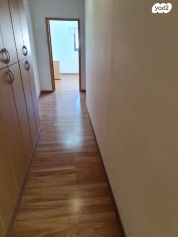 משרדים, קרית ביאליק