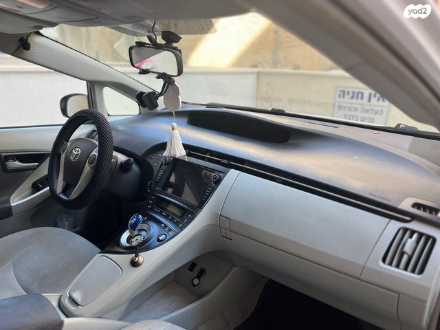 טויוטה פריוס