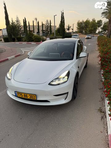 טסלה מודל 3